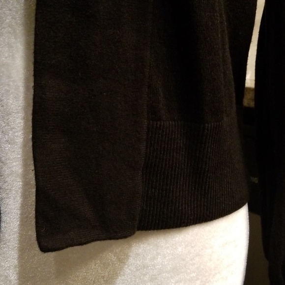 MICHAEL MK Cropped Cardigan 🎉HOST PICK🎉 - Picture 5 of 8